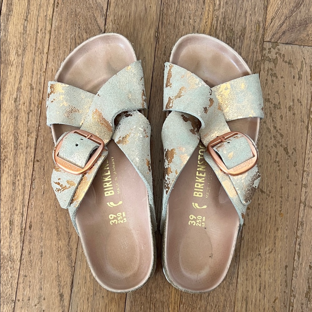 Birkenstock Women’s Pink Suede Sandals with Rose Gold Metallic Accents